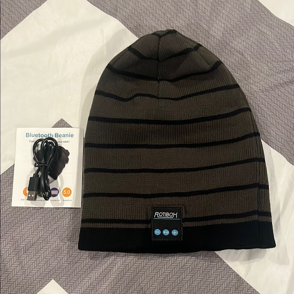(NEW) Rotibox Bluetooth Beanie Hat